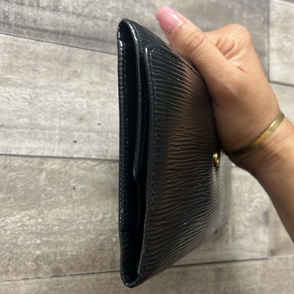 LOUIS VUITTON Black Epi Leather Porte Tresor Wallet - Picture 10 of 12